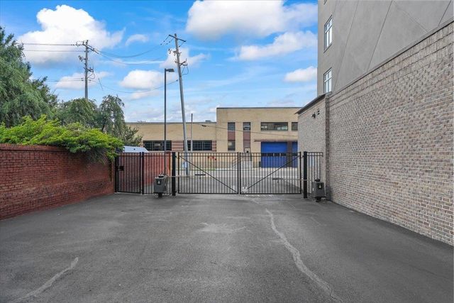 648 S Riverside Dr Apt 207, Memphis, TN 38103