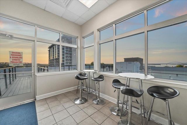 648 S Riverside Dr Apt 207, Memphis, TN 38103