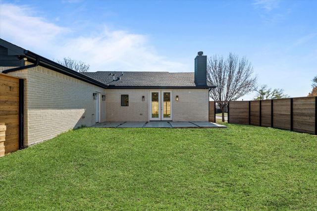 5552 Vaden Street, The Colony, TX 75056