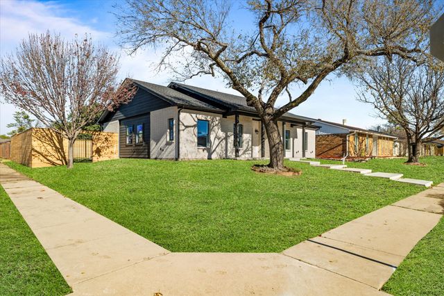 5552 Vaden Street, The Colony, TX 75056