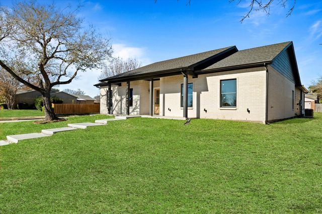 5552 Vaden Street, The Colony, TX 75056