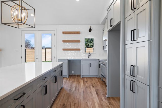 5552 Vaden Street, The Colony, TX 75056