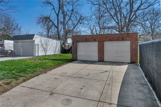 4911 Tuxedo Avenue, Parma, OH 44134