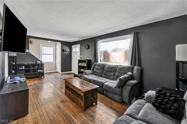 4911 Tuxedo Avenue, Parma, OH 44134