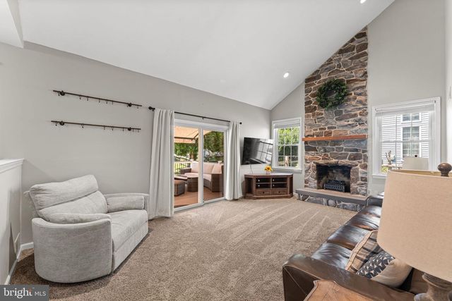 209 E FAIRWOOD DR, Chalfont, PA 18914