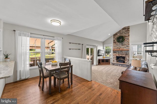 209 E FAIRWOOD DR, Chalfont, PA 18914