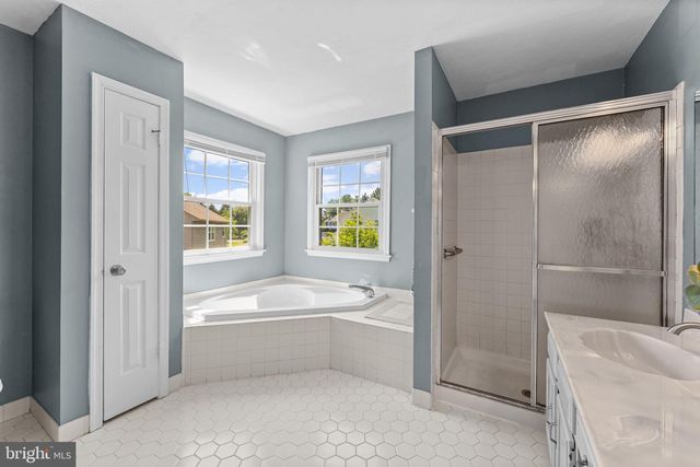 209 E FAIRWOOD DR, Chalfont, PA 18914