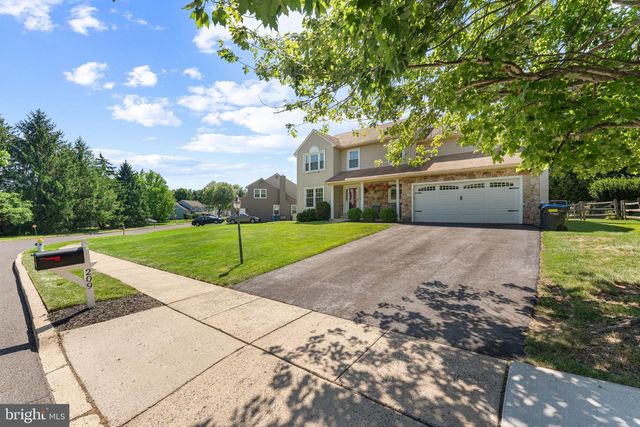 209 E FAIRWOOD DR, Chalfont, PA 18914