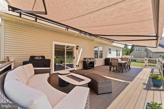 209 E FAIRWOOD DR, Chalfont, PA 18914
