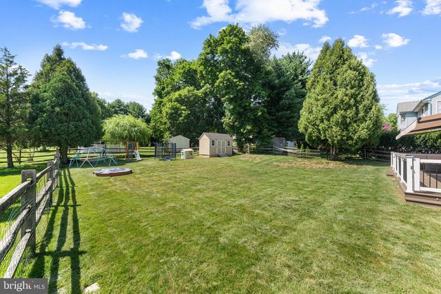 209 E FAIRWOOD DR, Chalfont, PA 18914