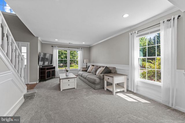 209 E FAIRWOOD DR, Chalfont, PA 18914