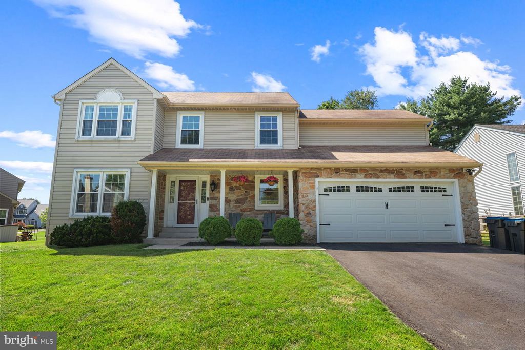 209 E FAIRWOOD DR, Chalfont, PA 18914