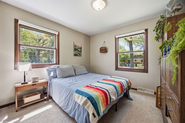 7 West View Acres, Iowa City, IA 52240