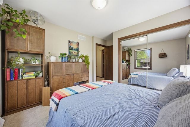 7 West View Acres, Iowa City, IA 52240