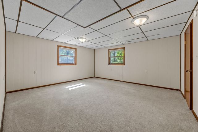 7 West View Acres, Iowa City, IA 52240
