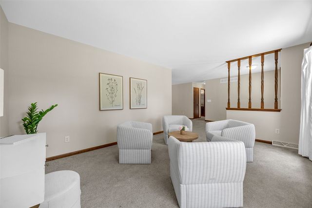 7 West View Acres, Iowa City, IA 52240