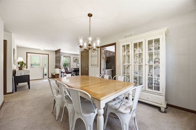 7 West View Acres, Iowa City, IA 52240