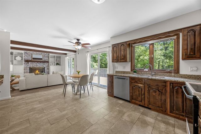 7 West View Acres, Iowa City, IA 52240