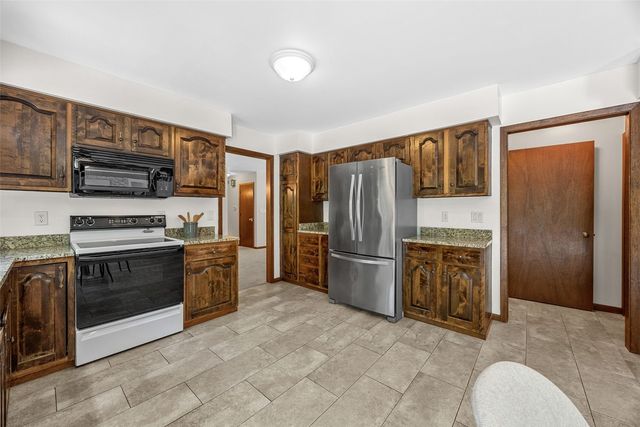 7 West View Acres, Iowa City, IA 52240