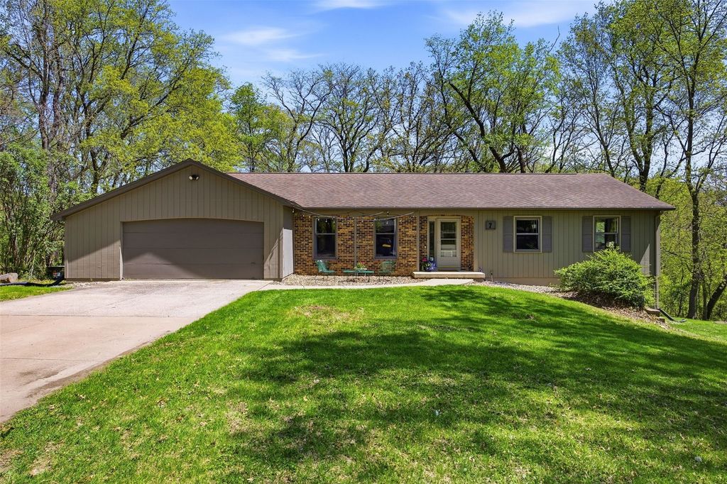 7 West View Acres, Iowa City, IA 52240