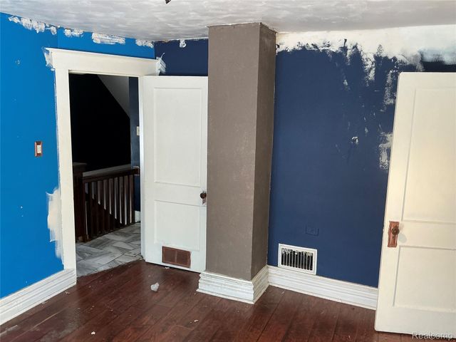 1130 E Breckenridge Street, Ferndale, MI 48220