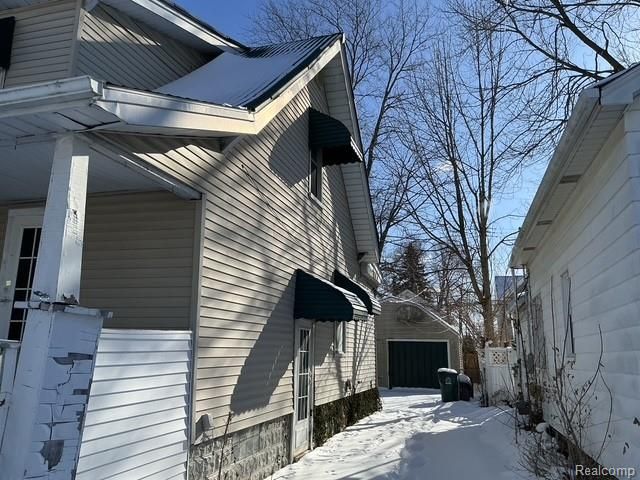 1130 E Breckenridge Street, Ferndale, MI 48220