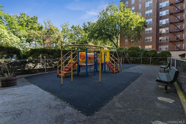 2 Sadore Lane 1E, Yonkers, NY 10710