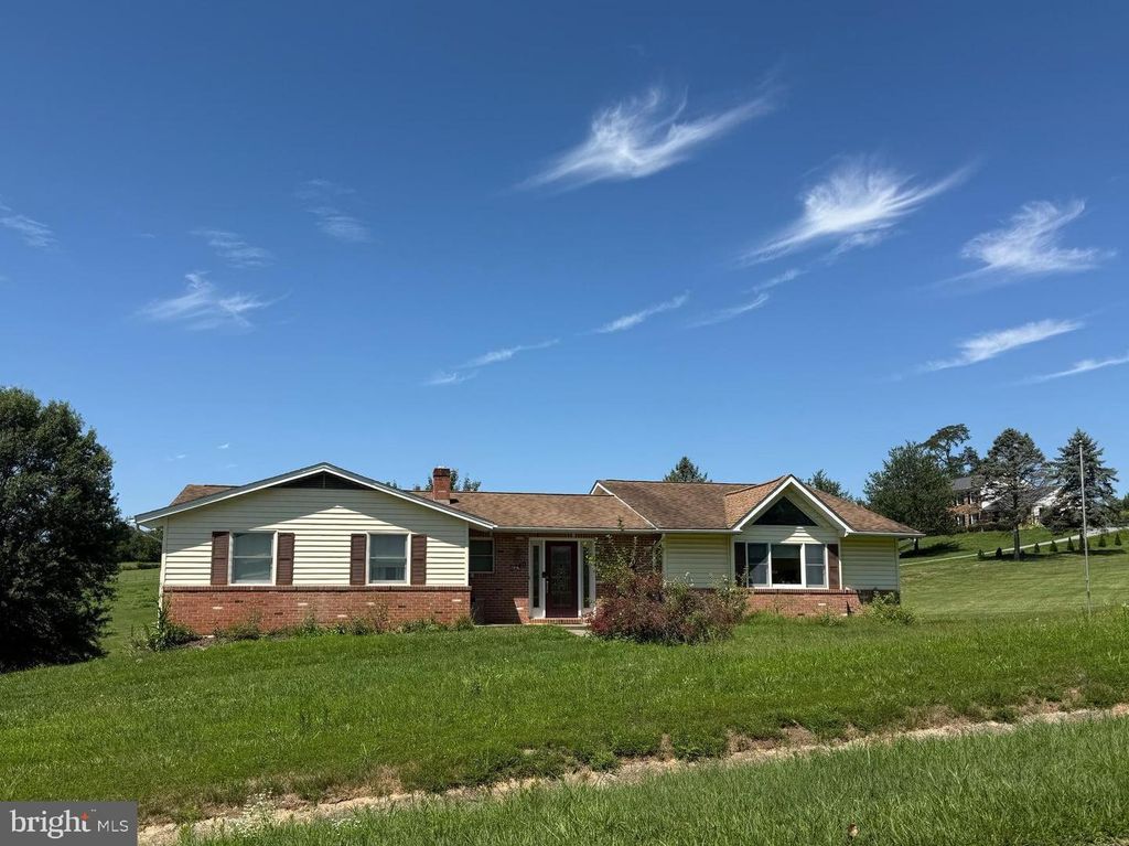 9240 OAK TREE CIR, Frederick, MD 21701