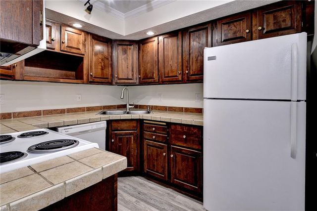 101 Burnt Bridge WAY, Yorktown, VA 23692