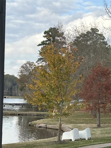 130 Sunset Lake, Huntsville, TX 77340