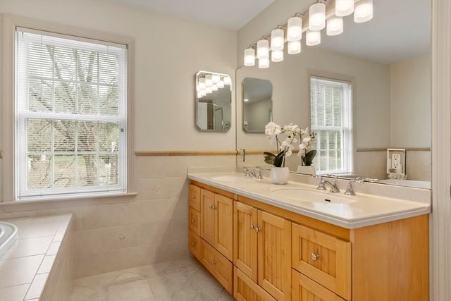 7 Rooks Way, Westford, MA 01886