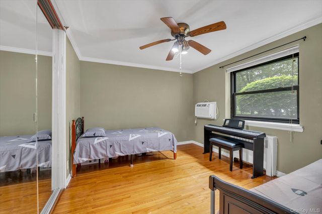 44 Terrace Circle 1D, Great Neck, NY 11021