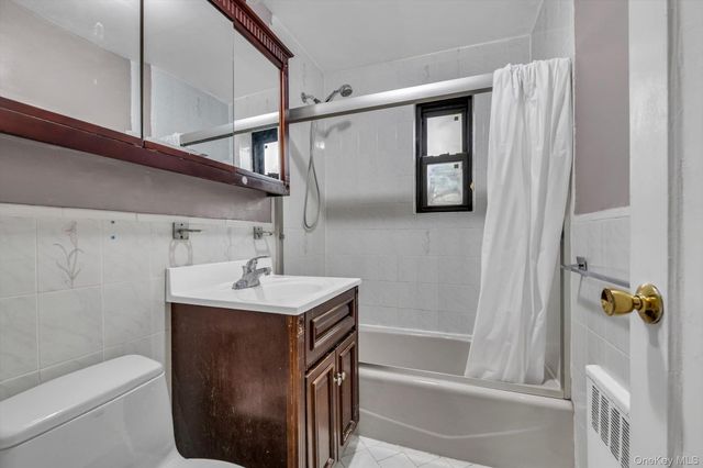 44 Terrace Circle 1D, Great Neck, NY 11021