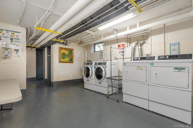 44 Terrace Circle 1D, Great Neck, NY 11021