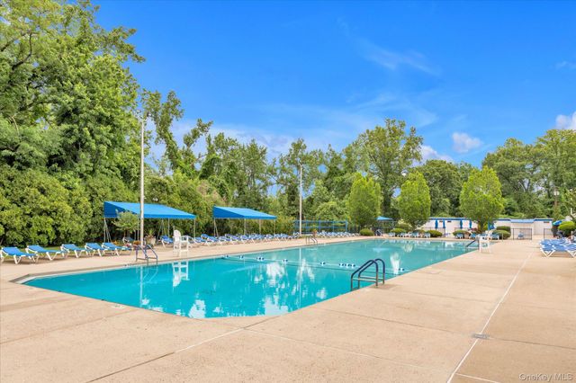 44 Terrace Circle 1D, Great Neck, NY 11021