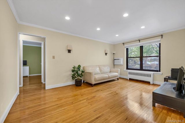 44 Terrace Circle 1D, Great Neck, NY 11021