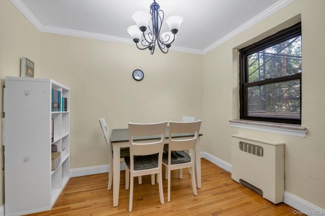 44 Terrace Circle 1D, Great Neck, NY 11021