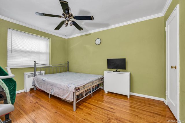 44 Terrace Circle 1D, Great Neck, NY 11021