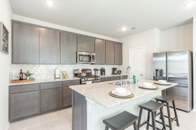 1915 Meadow Trail Drive, Missouri City, TX 77459