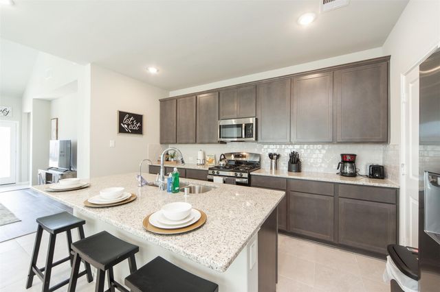 1915 Meadow Trail Drive, Missouri City, TX 77459