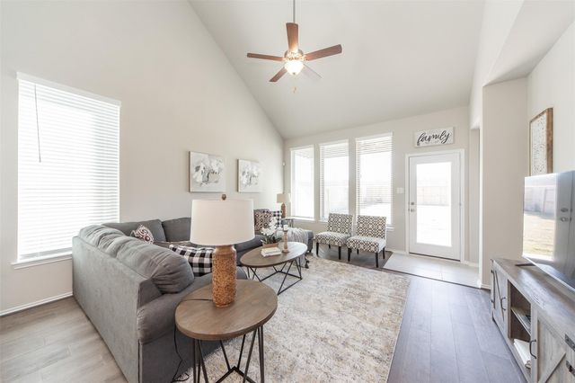 1915 Meadow Trail Drive, Missouri City, TX 77459