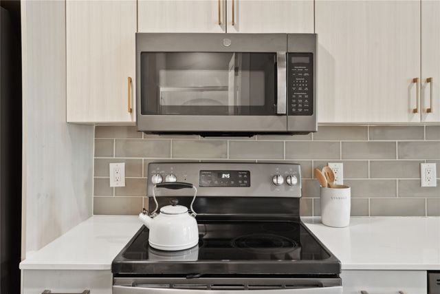 450 SW 7th Street 205, Des Moines, IA 50309