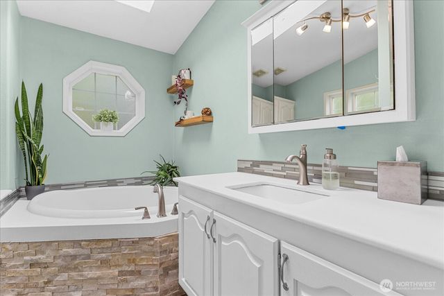 22814 283rd Avenue SE, Maple Valley, WA 98038