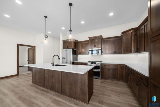 7804 E Bull Pine Trl Trail, Sioux Falls, SD 57110