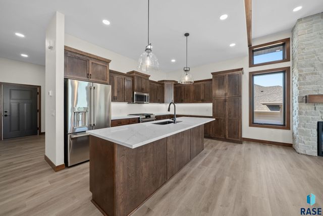 7804 E Bull Pine Trl Trail, Sioux Falls, SD 57110