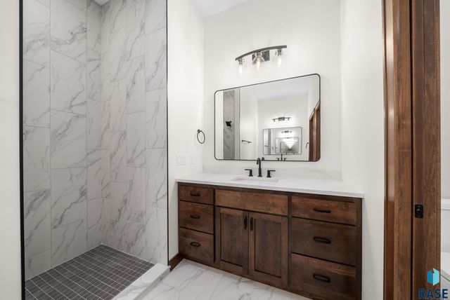 7804 E Bull Pine Trl Trail, Sioux Falls, SD 57110