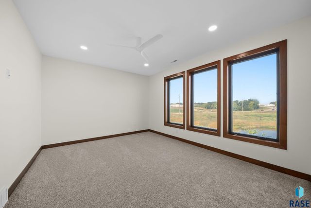 7804 E Bull Pine Trl Trail, Sioux Falls, SD 57110