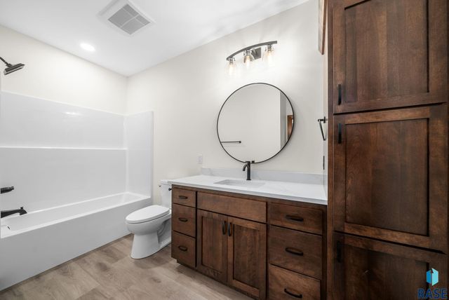 7804 E Bull Pine Trl Trail, Sioux Falls, SD 57110