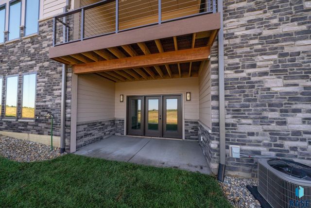 7804 E Bull Pine Trl Trail, Sioux Falls, SD 57110