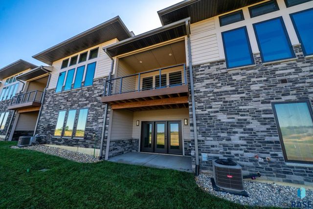 7804 E Bull Pine Trl Trail, Sioux Falls, SD 57110